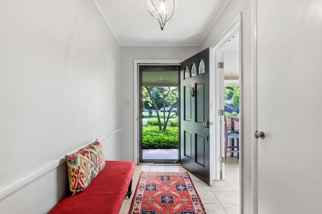 3795 Surrey Hill Place, Upper Arlington, OH 43220
