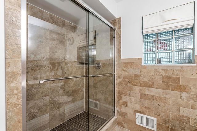 3795 Surrey Hill Place, Upper Arlington, OH 43220