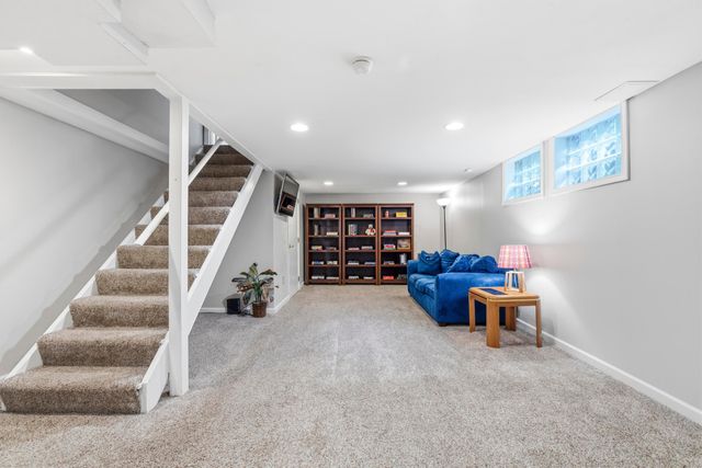 3795 Surrey Hill Place, Upper Arlington, OH 43220