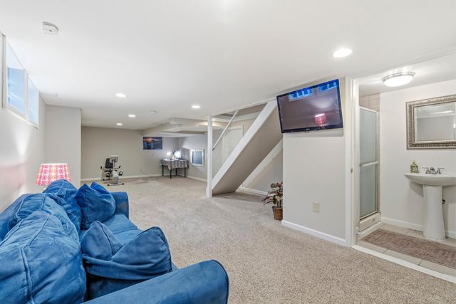 3795 Surrey Hill Place, Upper Arlington, OH 43220