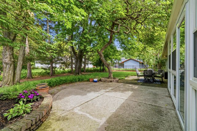 3795 Surrey Hill Place, Upper Arlington, OH 43220