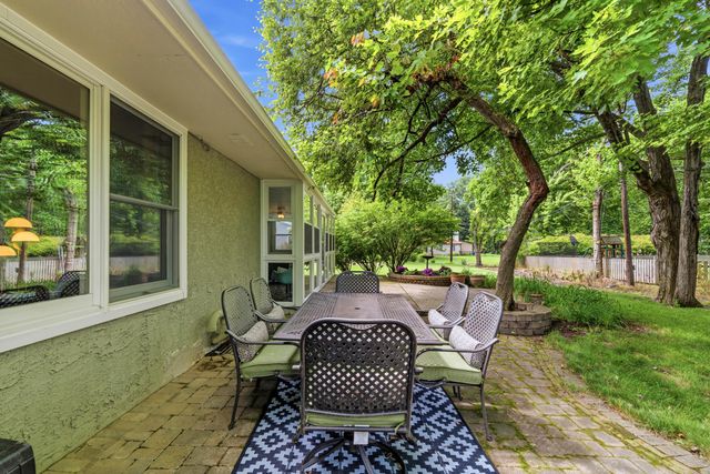 3795 Surrey Hill Place, Upper Arlington, OH 43220