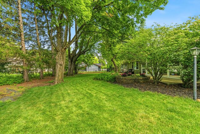 3795 Surrey Hill Place, Upper Arlington, OH 43220