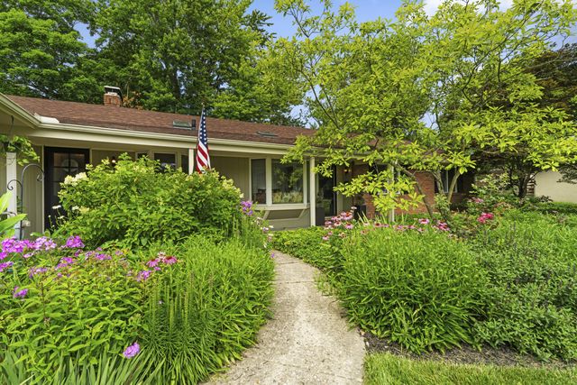 3795 Surrey Hill Place, Upper Arlington, OH 43220