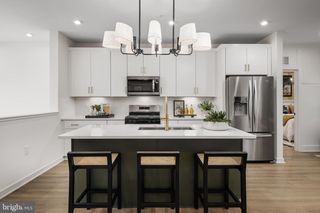 4753 SULLY POINT LN, Chantilly, VA 20151