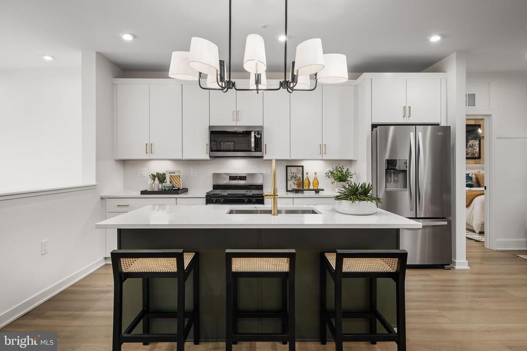 4753 SULLY POINT LN, Chantilly, VA 20151