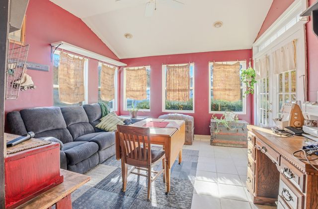 1917 COUNTY ROAD 1330, Moberly, MO 65270