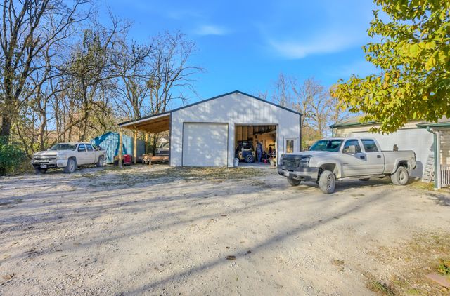 1917 COUNTY ROAD 1330, Moberly, MO 65270