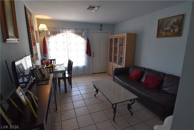 3908 Palos Verdes Street, Las Vegas, NV 89119