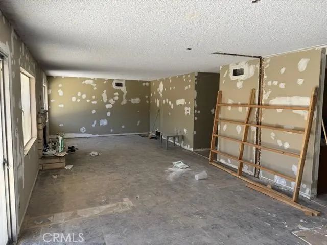 1118 E Avenue J3, Lancaster, CA 93535