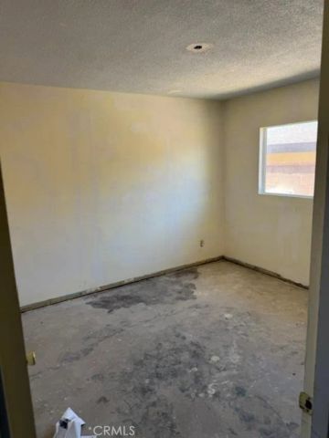 1118 E Avenue J3, Lancaster, CA 93535