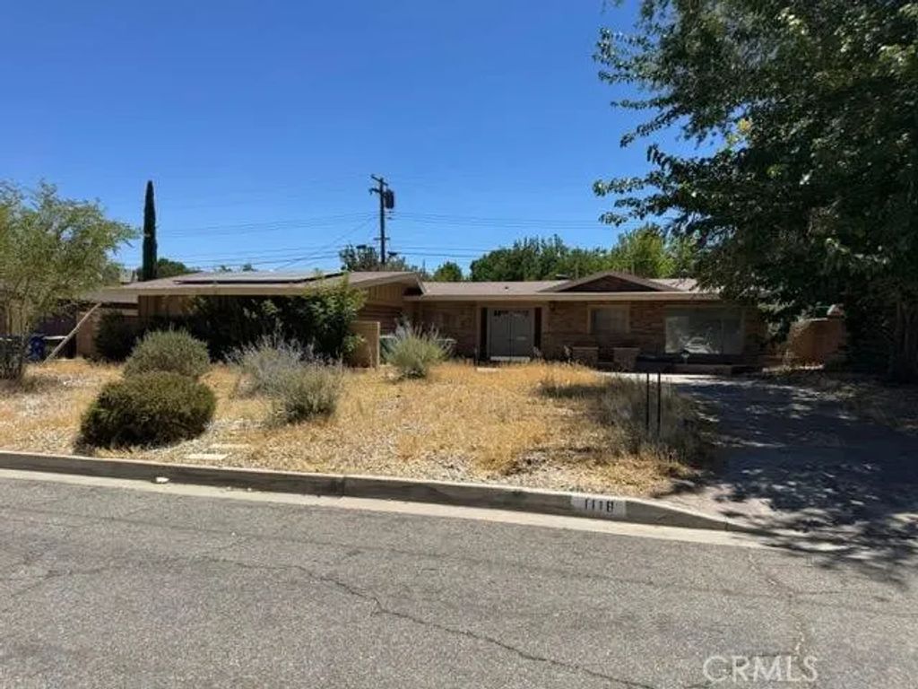 1118 E Avenue J3, Lancaster, CA 93535