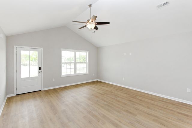 190 Charles Carr Drive, Harrodsburg, KY 40330