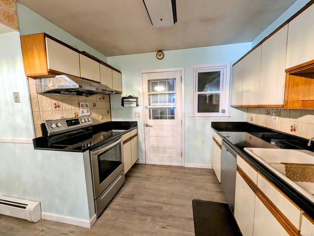 14 Stuart Drive, Danbury, CT 06811