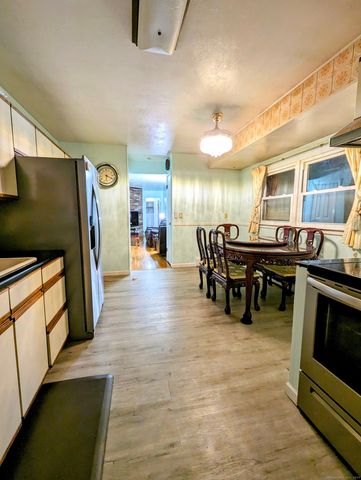 14 Stuart Drive, Danbury, CT 06811