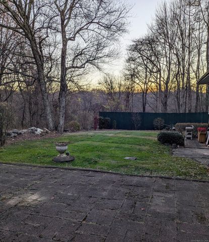 14 Stuart Drive, Danbury, CT 06811