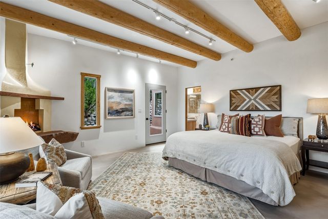 37 Lomas De Tesuque, Santa Fe, NM 87506