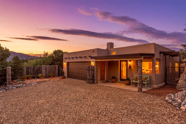 37 Lomas De Tesuque, Santa Fe, NM 87506