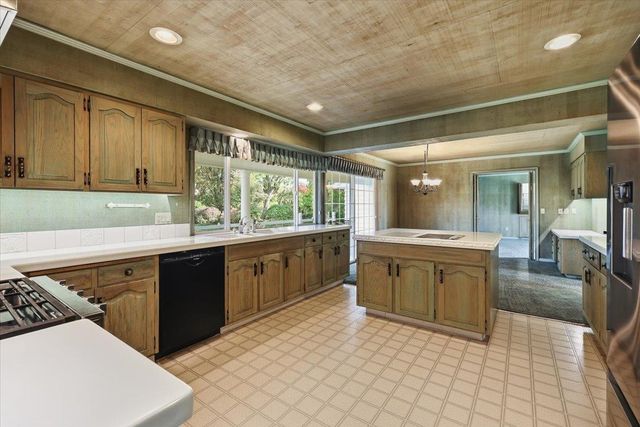 3433 S High Dr, Spokane, WA 99203