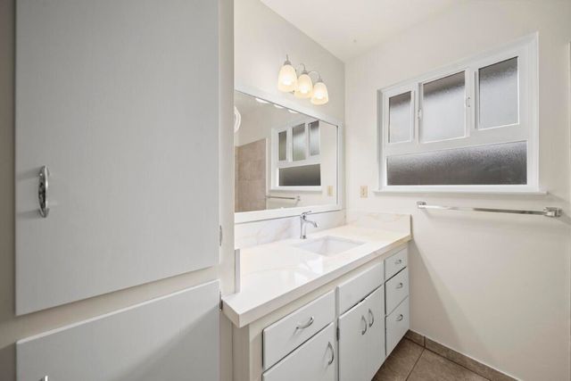 2650 S Linda Vista Street, Visalia, CA 93277