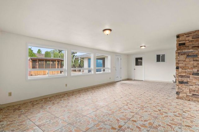 2650 S Linda Vista Street, Visalia, CA 93277