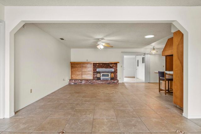 2650 S Linda Vista Street, Visalia, CA 93277