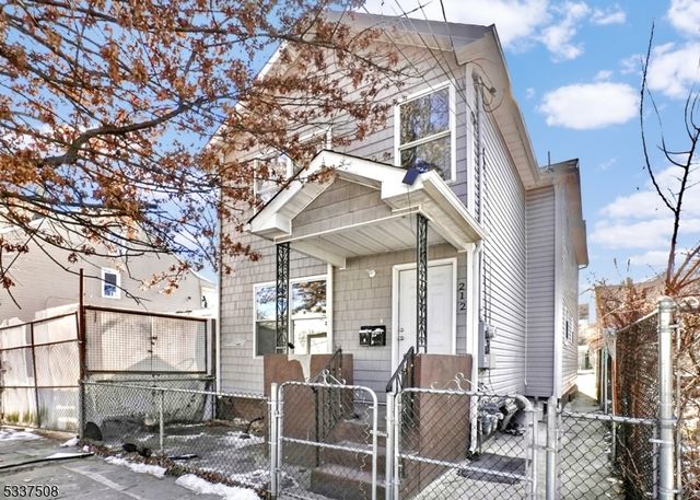 212 N 1st St, Paterson City, NJ 07522