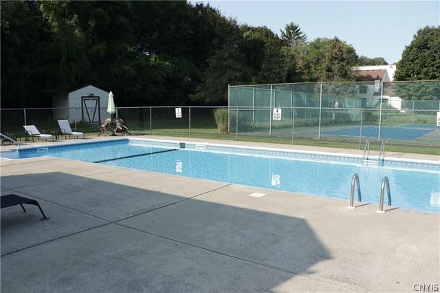 502 Woburn Drive, Camillus, NY 13031