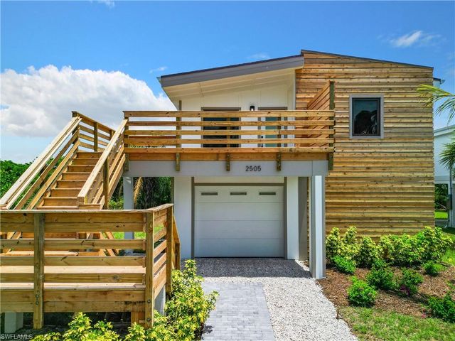 2505 Storter AVE, Naples, FL 34112