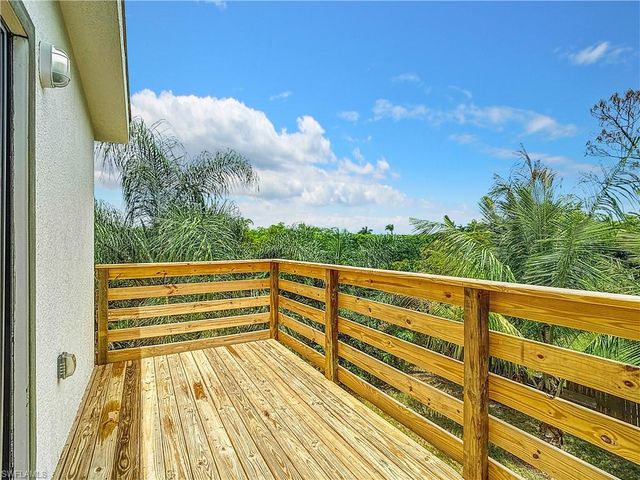 2505 Storter AVE, Naples, FL 34112