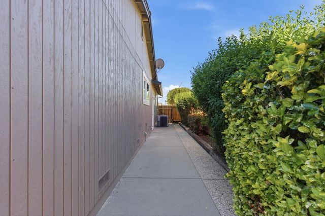 1660 Monte Vista Drive, Hollister, CA 95023