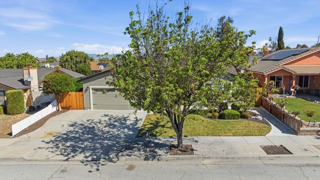 1660 Monte Vista Drive, Hollister, CA 95023