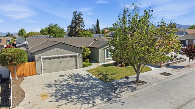 1660 Monte Vista Drive, Hollister, CA 95023