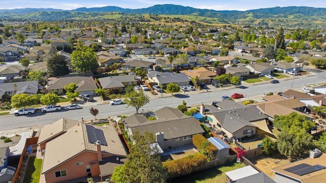 1660 Monte Vista Drive, Hollister, CA 95023