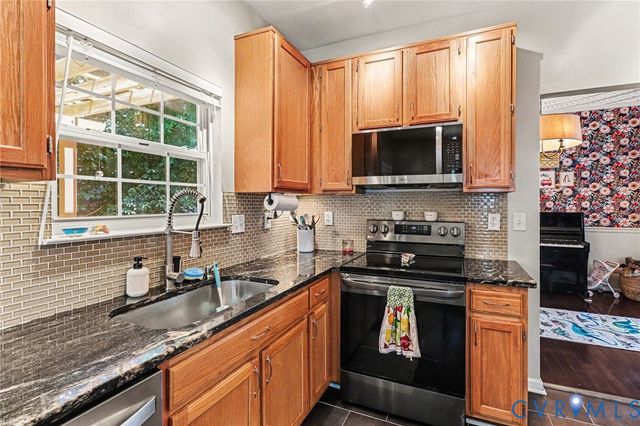 11518 W Providence Rd, North Chesterfield, VA 23236