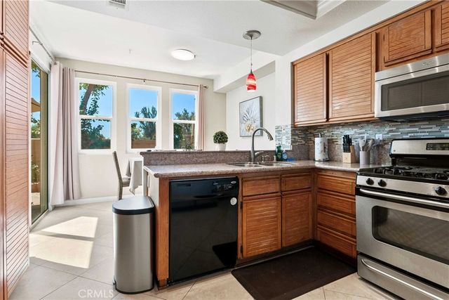130 Cartier Aisle, Irvine, CA 92620