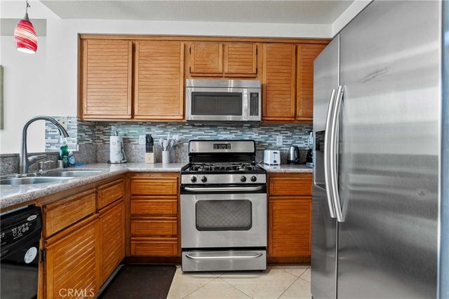 130 Cartier Aisle, Irvine, CA 92620