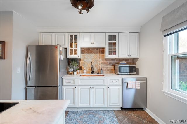 40 Guilford Lane D, Amherst, NY 14221