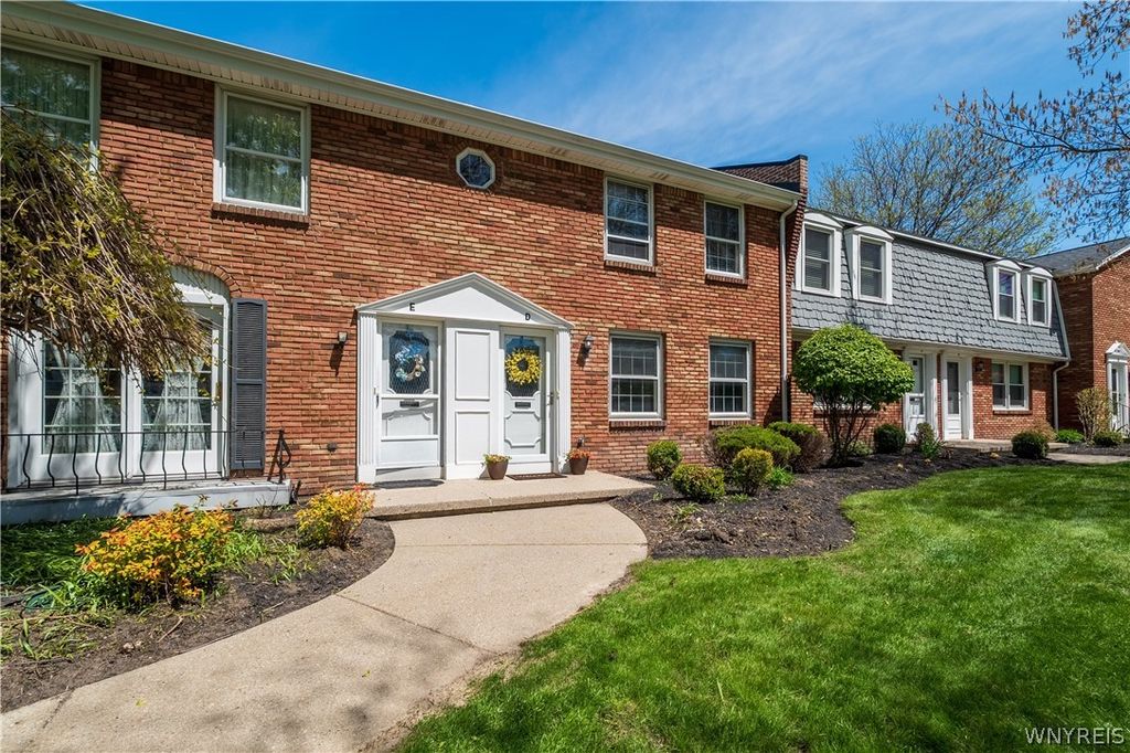 40 Guilford Lane D, Amherst, NY 14221