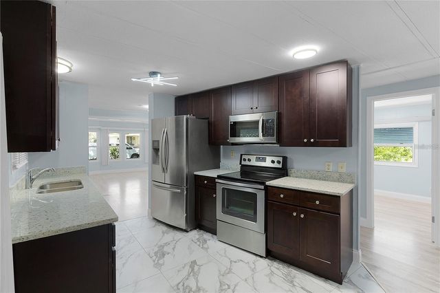 354 IVANHOE CIRCLE, Lady Lake, FL 32159