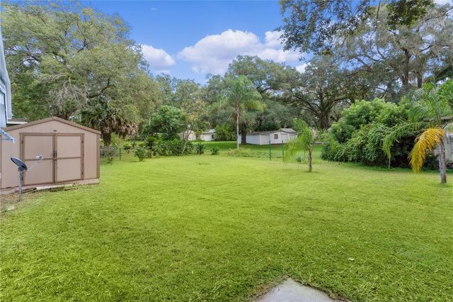 354 IVANHOE CIRCLE, Lady Lake, FL 32159