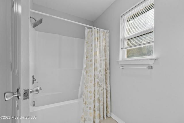 9421 Cartwright, Biloxi, MS 39532
