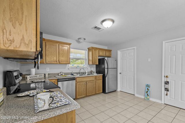 9421 Cartwright, Biloxi, MS 39532