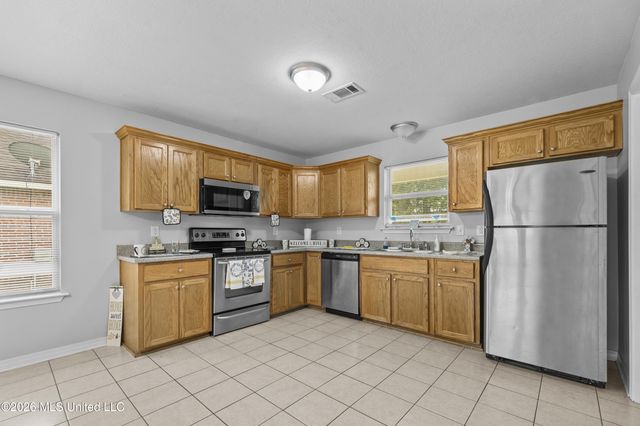 9421 Cartwright, Biloxi, MS 39532