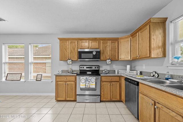 9421 Cartwright, Biloxi, MS 39532