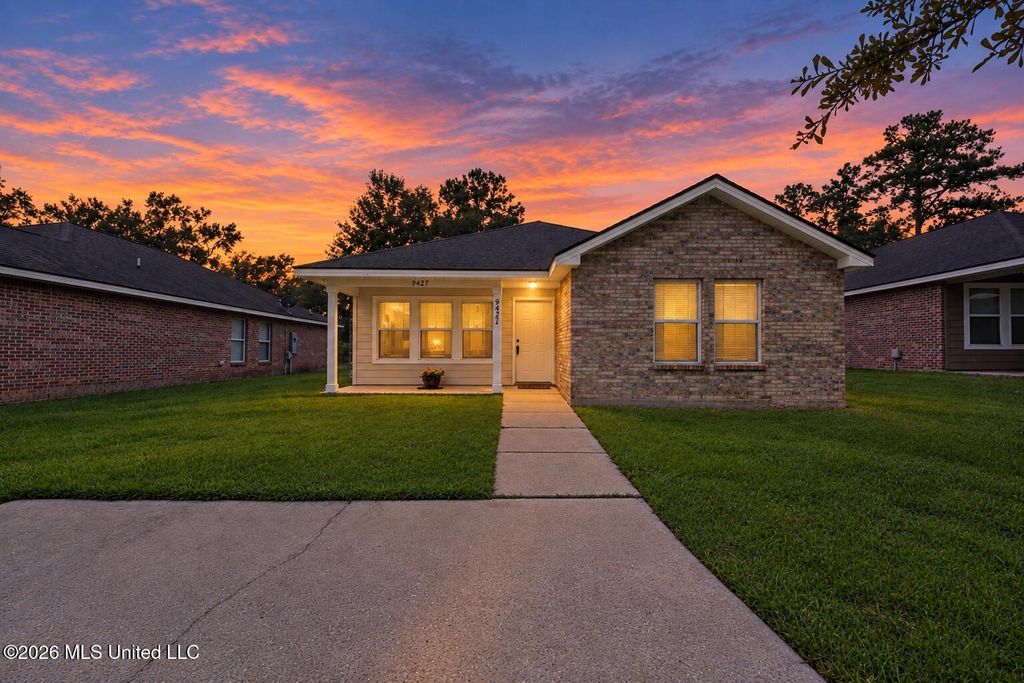 9421 Cartwright, Biloxi, MS 39532