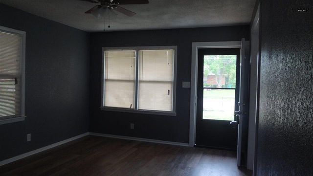 302 N MAIN STREET, Holliday, TX 76366