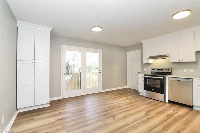 1089 Valley Drive, Graham, NC 27253