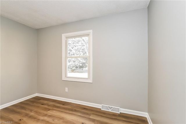 1089 Valley Drive, Graham, NC 27253