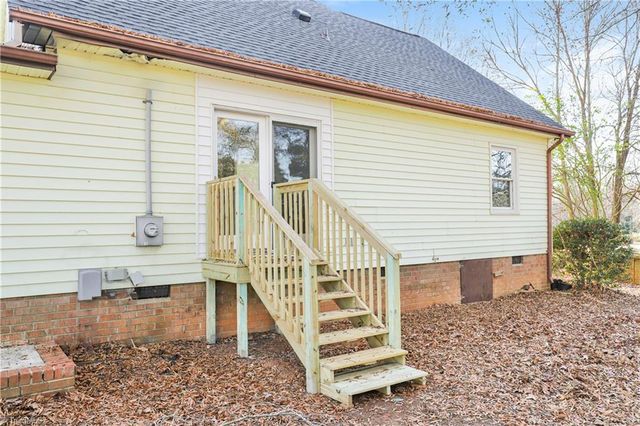 1089 Valley Drive, Graham, NC 27253